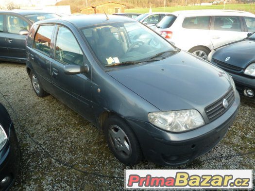FIAT PUNTO 1,9 JTD 63 KW..KLIMA..2004.5 DVEŘÍ. – fotografie 2