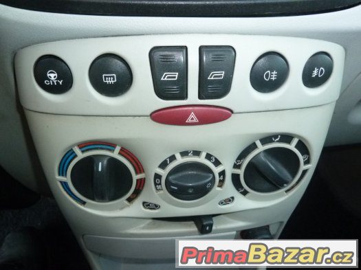 FIAT PUNTO 1,9 JTD 63 KW..KLIMA..2004.5 DVEŘÍ. – fotografie 5