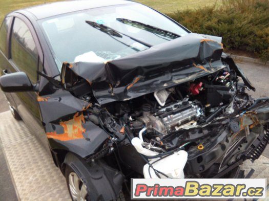 LEVNĚ  TOYOTA YARIS 1,3 VVT-i..64 KW.KLIMA,NAVI 09/2007 – fotografie 1