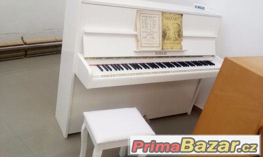 Prodam bílé pianino Scholze včetně dovozu 100 km zdarma – fotografie 1