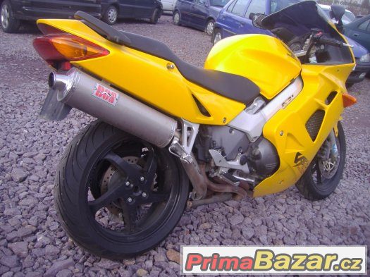 Honda VFR 800Fi – fotografie 3