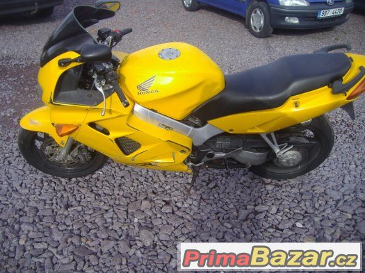 Honda VFR 800Fi – fotografie 4