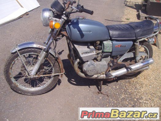 Suzuki GT 380 – fotografie 4