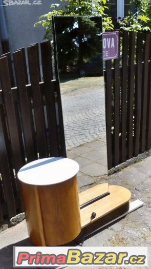 Halabala funkcionalistická toaletka po renovaci – fotografie 1