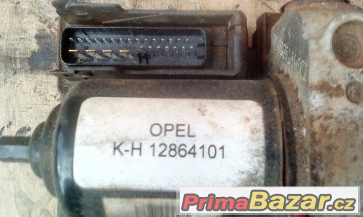 OPEL VECTRA B 1,7 td - ČERPADLO ABS – fotografie 2