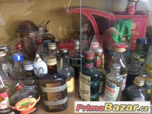 SBÍRKA HISTORICKÝCH MINIATUR FLAŠTIČEK ALKOHOLU – fotografie 2