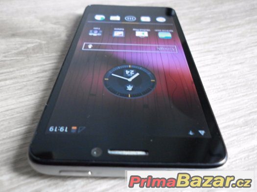 Alcatel One Touch Idol - OT-6030D, top stav. – fotografie 3