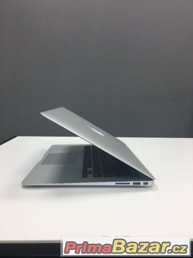 MacBook Air 13" middle 2013 – fotografie 4