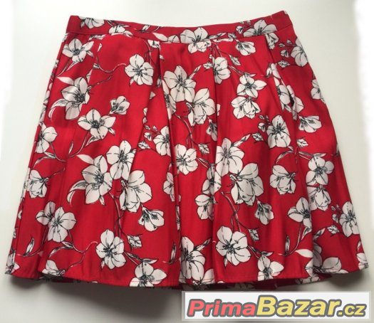 Červená mini sukně s bílo-černými květy Forever 21 – fotografie 1