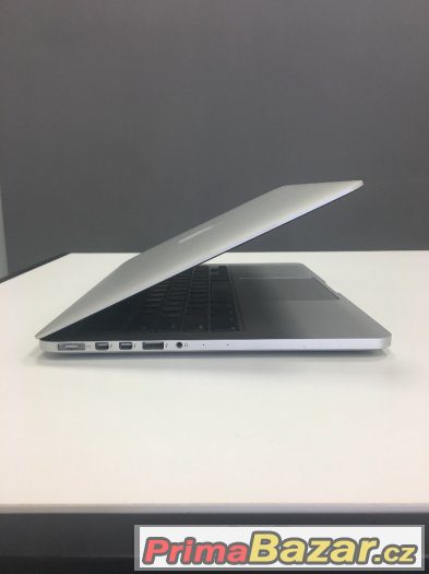 MacBook Pro Retina 13" – fotografie 3