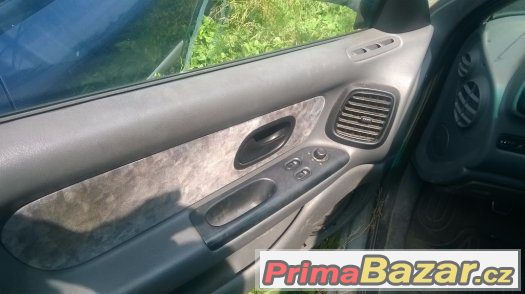 Renault Laguna 2.0 8V r.v. 95 combi – fotografie 3