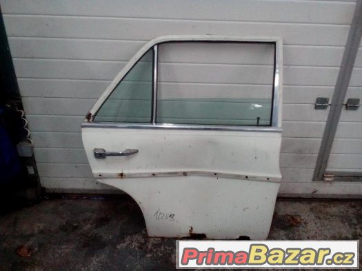 Mercedes - benz w115 pravé zadní dveře – fotografie 1