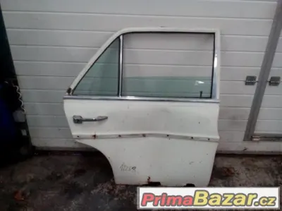 Mercedes - benz w115 pravé zadní dveře
