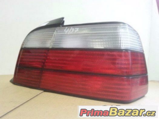 BMW e36 komplet pravé zadní světlo – fotografie 1