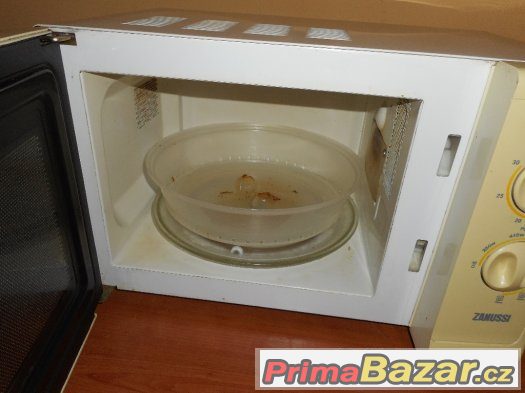 Prodám mikrovlnou troubu Zanussi – fotografie 2