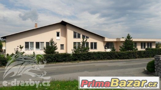Komerční objekt společnosti AKORD (905 m2) na pozemku (6.533 – fotografie 1