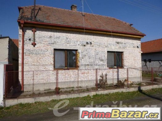 Rod. dům a pozemky, k.ú. Straky, okr.: Nymburk, ev.č. 195E18 – fotografie 1