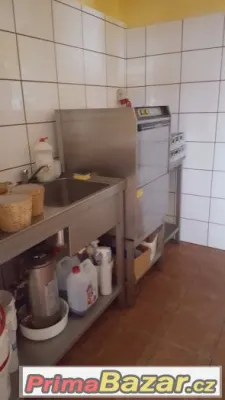 Průmyslová myčka na nádobí Silanos