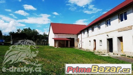 Bytový dům, užitná plocha 694m2, bývalá zemědělská usedlost, – fotografie 2