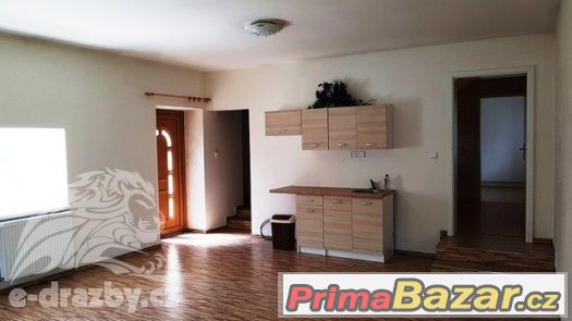 Bytový dům, užitná plocha 694m2, bývalá zemědělská usedlost, – fotografie 5