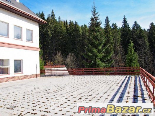 Rekreační středisko s chatkami, Karlovy Vary, Nejdek, Bernov – fotografie 4