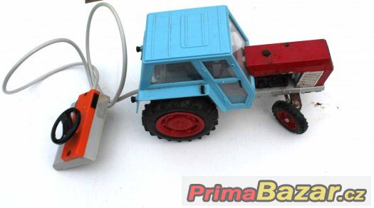 Traktor Zetor Crystal hračka – fotografie 4