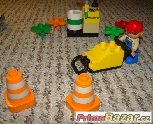 Lego Duplo sestava práce na cestě – fotografie 3