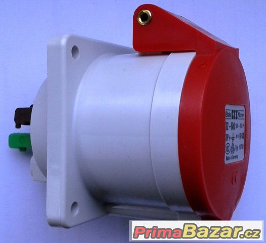 Třífázová zásuvka - 4 pólová, 32A / 400V, krytí IP 44 – fotografie 1