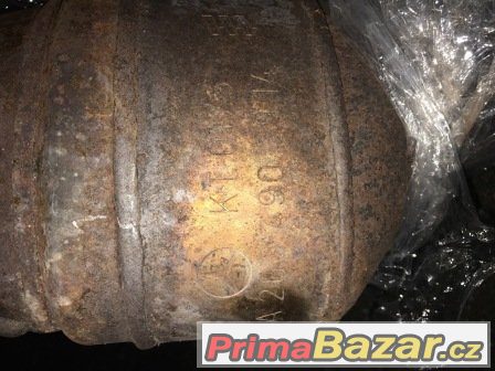 Prodám katalyzátor na mercedes C rok 2003 benzin – fotografie 5