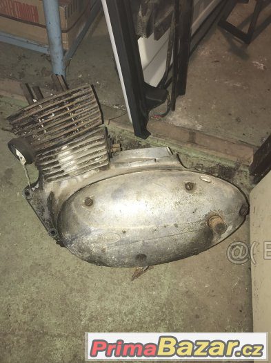 Motor jawa 250-353 nálezový stav – fotografie 1