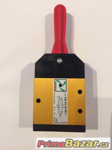 Ručně ovládaný pneumatický ventil PNEUMAX G1/8 10 bar – fotografie 2