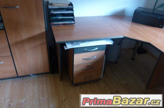 Kancelář    cena 3999 korun – fotografie 3