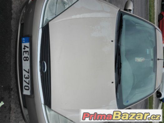 Ford Focus sedan GHIA 1999 – fotografie 2