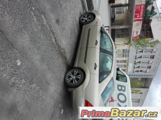 Ford Focus sedan GHIA 1999 – fotografie 4