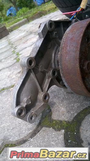 Renault 19  Vodní čerpadlo – fotografie 2