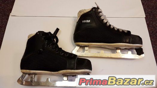 Brusle chlapecké starší 22,5 cm – fotografie 1