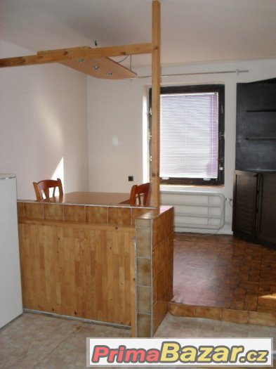 Pronájem kanceláře, 55 m2 v RD, obec Veská - Sezemice – fotografie 2