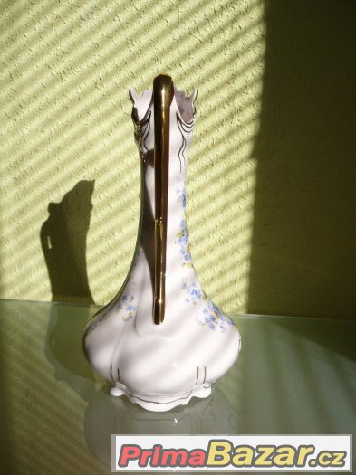Karafa z růžového porcelánu – fotografie 1