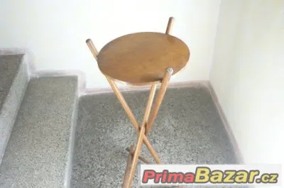 KRÁSNÝ, PŮVODNÍ NEPOŠKOZENÝ KVĚTINOVÝ STOJAN