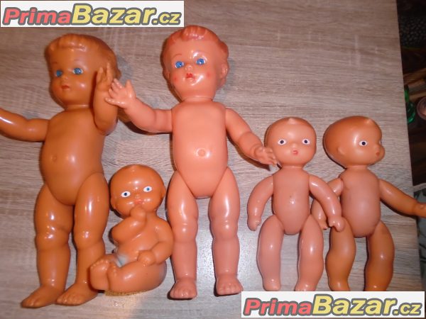 Koupím různé staré /retro /hračky ,nábyteček, panenky ,kočárky.