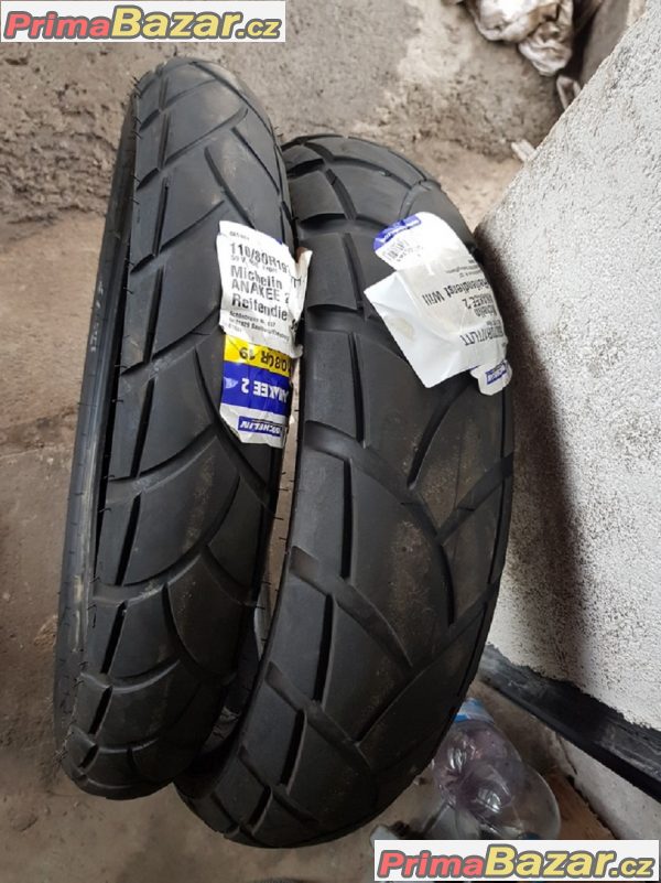 2xnove pneu na motorku predek zadek dot1815 a 2115 Michelin Anakee 1x 150/70 r17 cena1790kus a Michelin Anakee 110/80 r1
