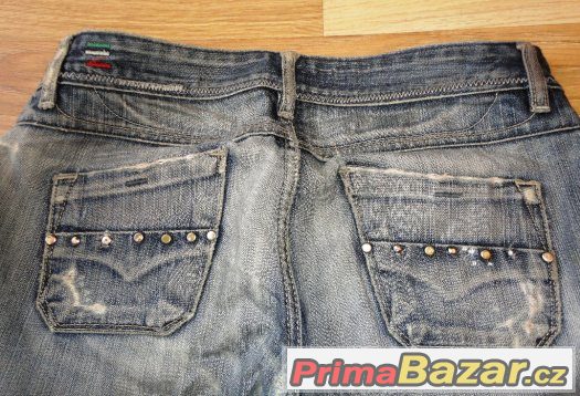 Modni trhane znackove dziny DIESEL se cvoky vel. 27 – fotografie 1
