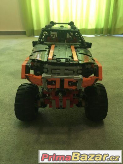 LEGO TECHNIC - Truck 4x4 ( 9398 ) – fotografie 3