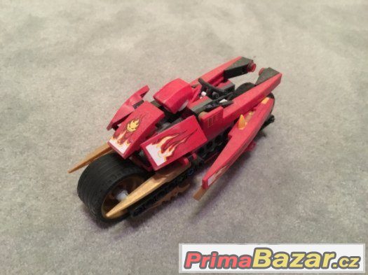 LEGO NINJAGO - Kaiova motorka s čepelemi ( 9441 ) – fotografie 1