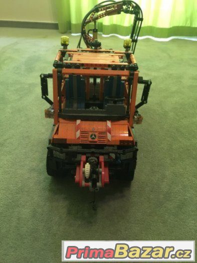 LEGO TECHNIC - Mercedes-Benz Unimog U 400 ( 8110 ) – fotografie 2