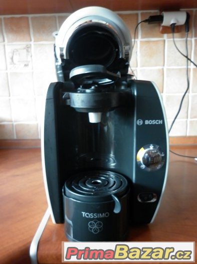 kavovar Bosch Tassimo stříbrno chromove barvy – fotografie 1