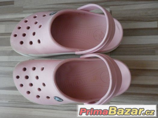 dívcí ružové pantofle Crocs – fotografie 2