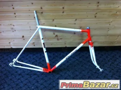 Prodám rámy FAVORIT 1971 / 1973 / 1988