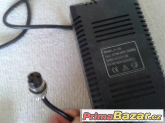 PRODAM NABIJECKU NA ELEKTROSCOOTER ELEKTRO KOLO – fotografie 1