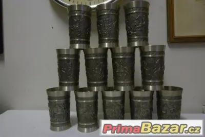 Cínové poháry kalich číše 12 kusů velké pivní